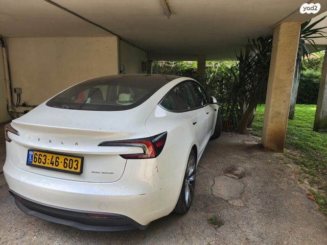 מודעת רכב טסלה מודל 3