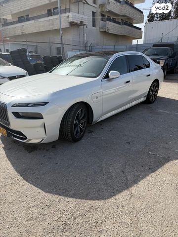 מודעת רכב ב מ וו סדרה 7