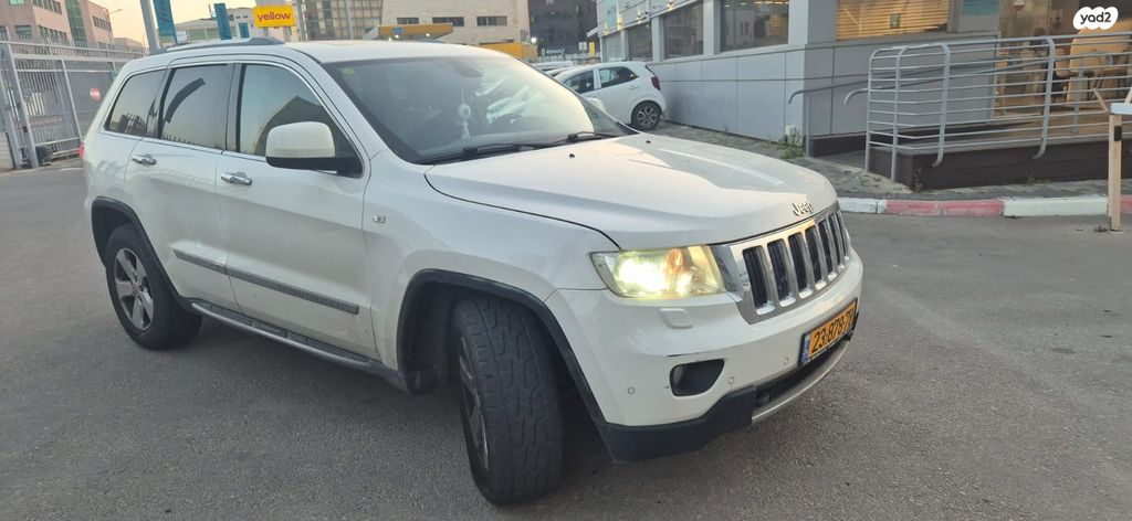 מודעת רכב ג'יפ גרנד צ'ירוקי