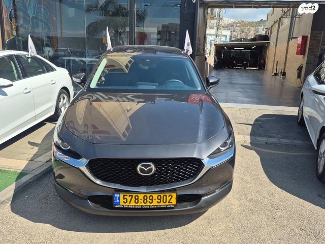 מודעת רכב מאזדה CX-30