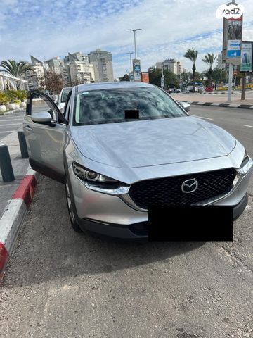 מודעת רכב מאזדה CX-30