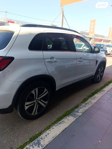 מודעת רכב מיצובישי ASX