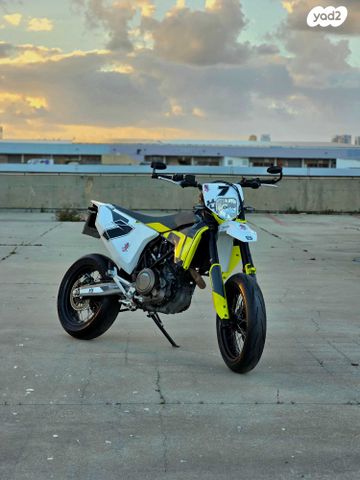 מודעת רכב הוסקוורנה SM701