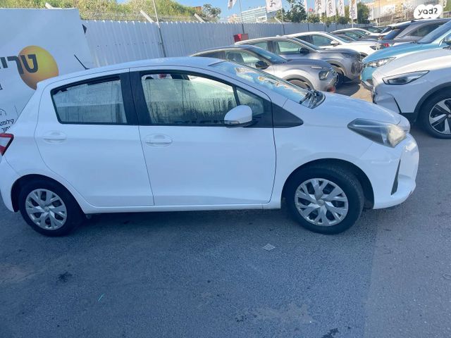 מודעת רכב טויוטה יאריס 1