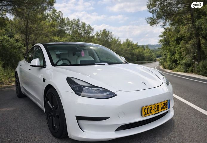 מודעת רכב טסלה מודל 3