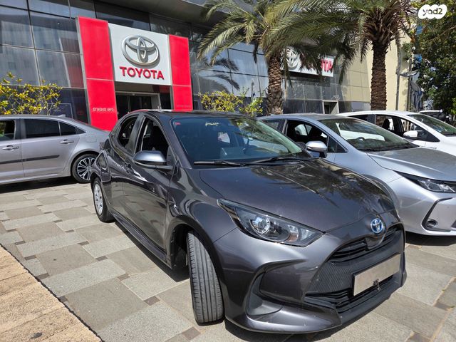 מודעת רכב טויוטה יאריס 1