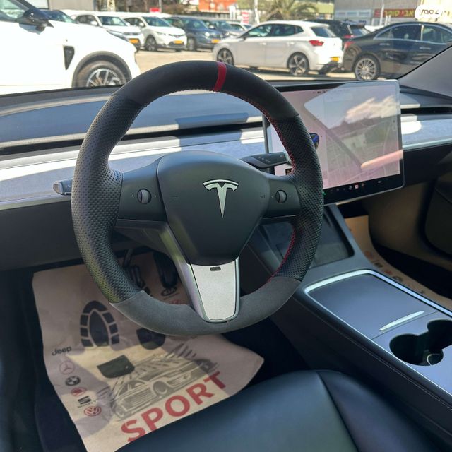 מודעת רכב טסלה מודל 3 3