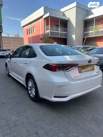 מודעת רכב טויוטה קורולה 3