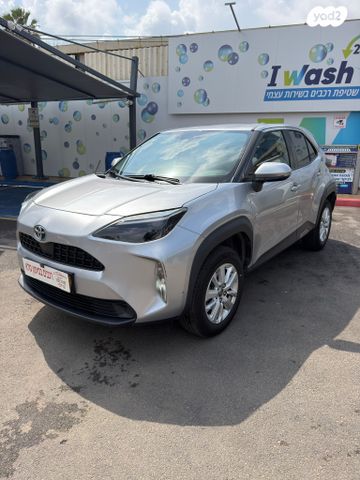 מודעת רכב טויוטה יאריס קרוס