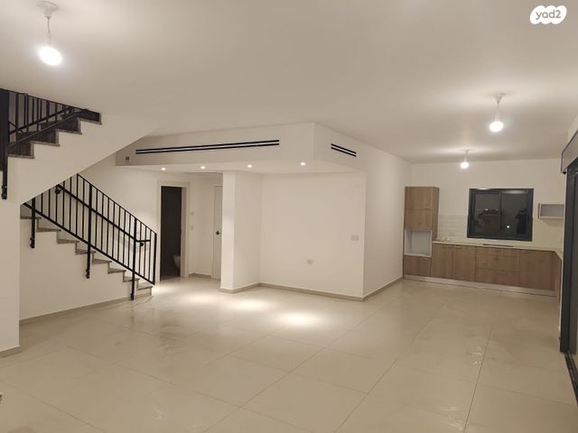 הרב מרדכי אליהו 23