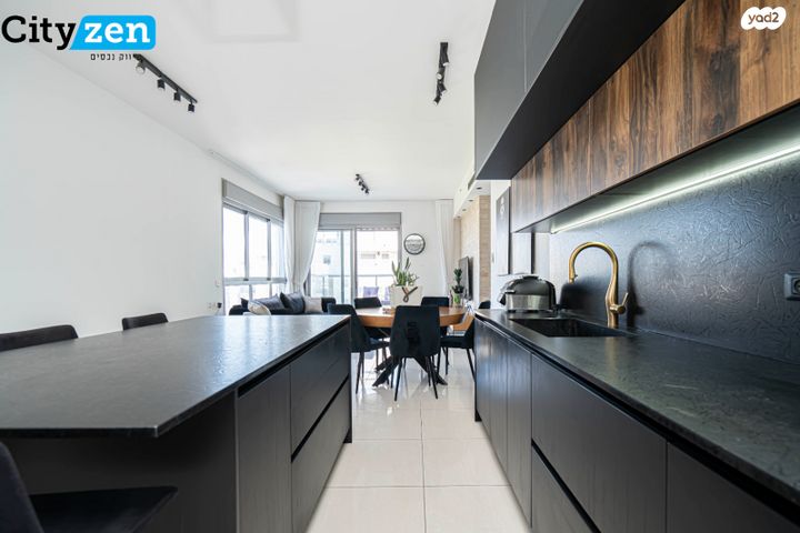 שדרות האגמים 11