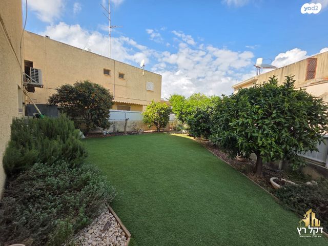 יקותיאל אדם