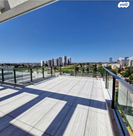 גג/ פנטהאוז, מגדיאל, הוד השרון