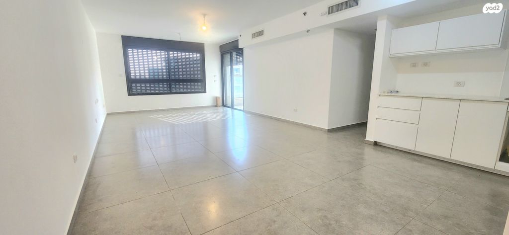 מודעת נכס, קרית אונו