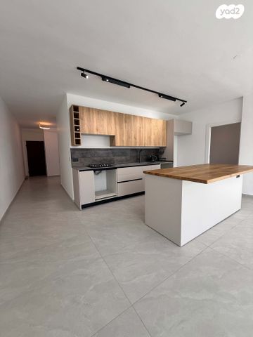 דירה, פועלי הרכבת, גבעתיים