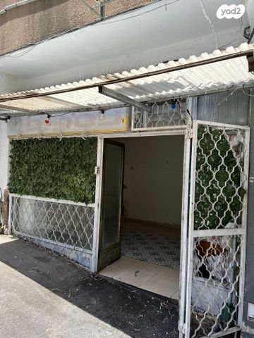 חנויות/ שטח מסחרי