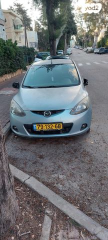 מודעת רכב מאזדה 2