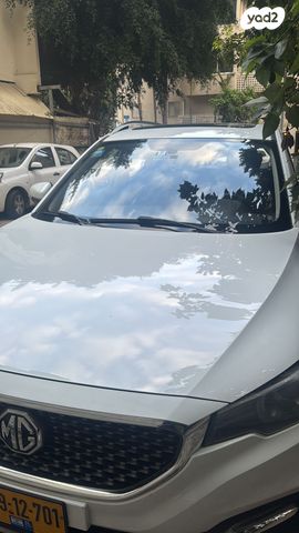 מודעת רכב אם ג'י ZS