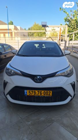 מודעת רכב טויוטה C-HR