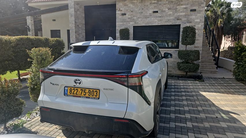 מודעת רכב טויוטה bZ4X