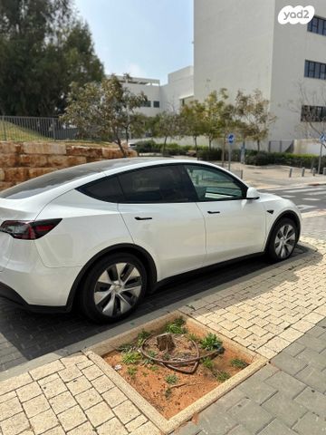 מודעת רכב טסלה מודל Y