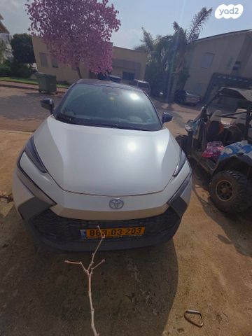 מודעת רכב טויוטה C-HR