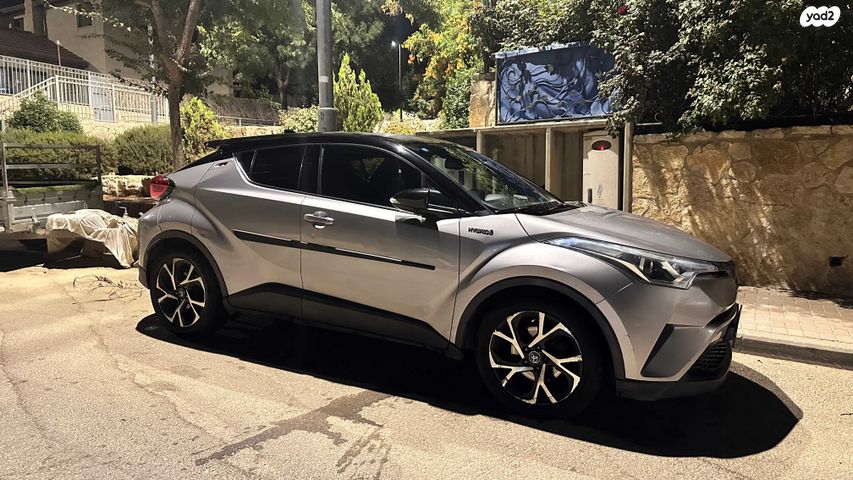 מודעת רכב טויוטה C-HR
