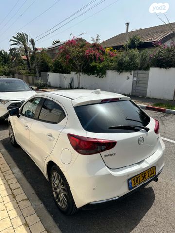 מודעת רכב מאזדה 2