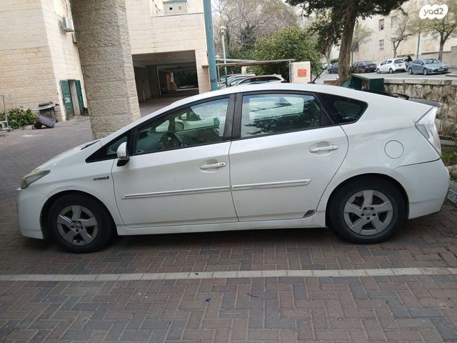 מודעת רכב טויוטה פריוס