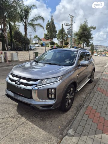 מודעת רכב מיצובישי ASX