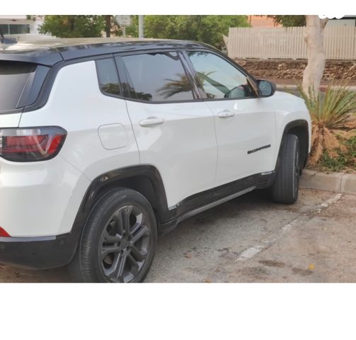 מודעת רכב ג'יפ קומפאס