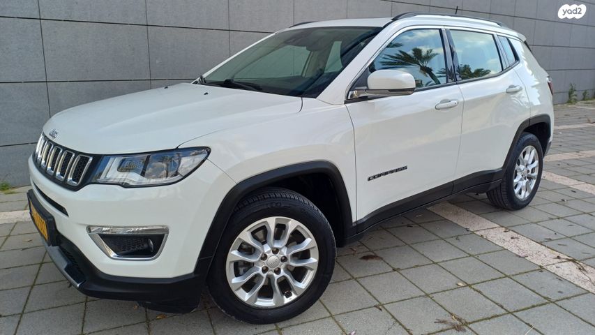 מודעת רכב ג'יפ קומפאס