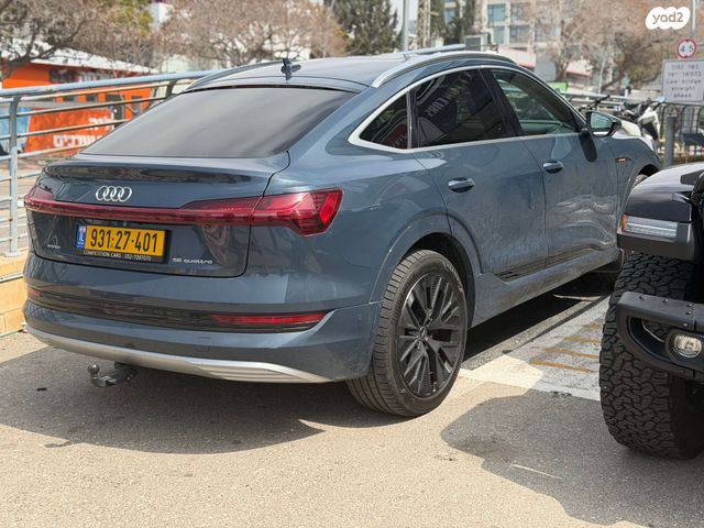 מודעת רכב אאודי E-tron