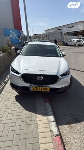 מודעת רכב מאזדה CX-30