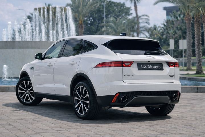 מודעת רכב יגואר E-Pace 3