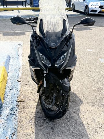מודעת רכב קימקו AK 550