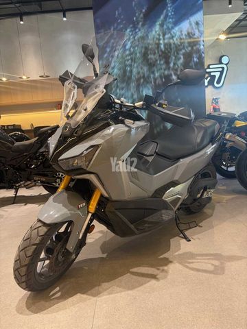 מודעת רכב סאן יאנג ADX400