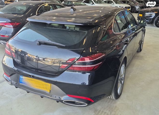 מודעת רכב ג'נסיס G70 2