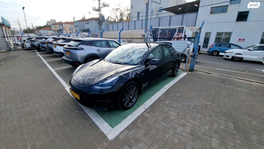 מודעת רכב טסלה מודל 3