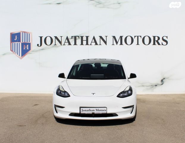 מודעת רכב טסלה מודל 3