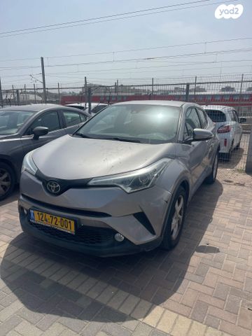 מודעת רכב טויוטה C-HR