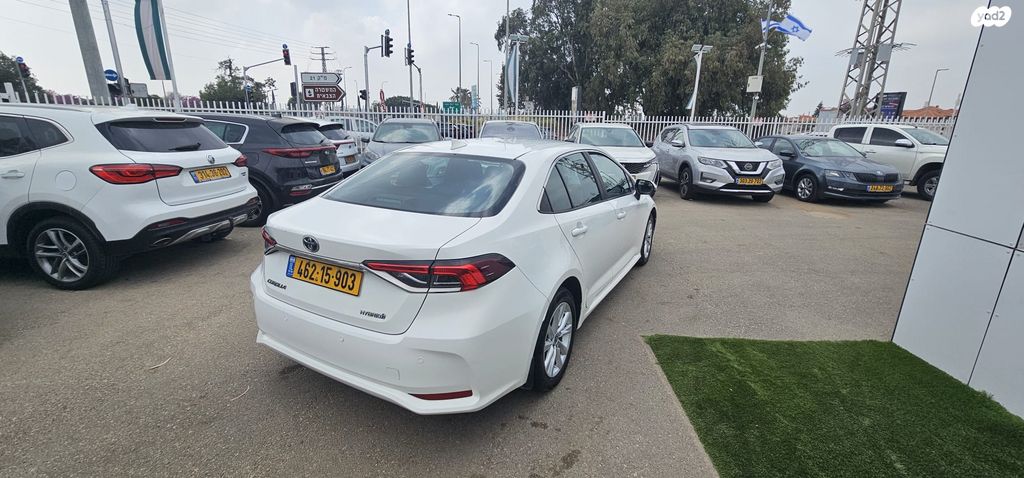 מודעת רכב טויוטה קורולה 2