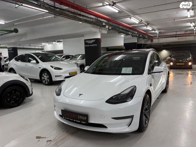 מודעת רכב טסלה מודל 3