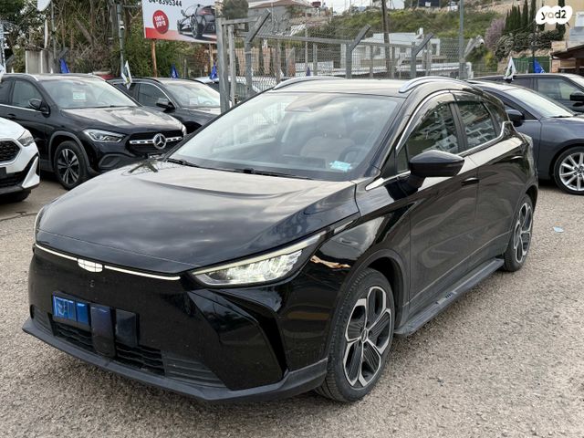 מודעת רכב ג׳ילי Geometry C