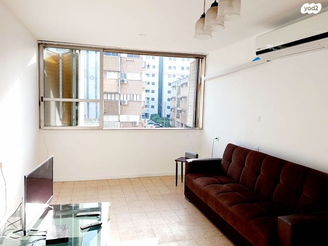 מעפילי אגוז 47