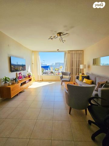 מכללת תל אביב יפו, דקר