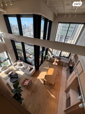 ניסים אלוני 