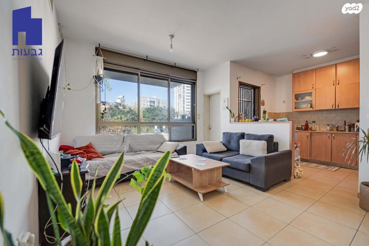 נווה יהושע, ערמונים