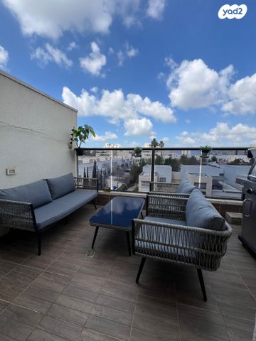 דירה, המחנה הצבאי, קרית מלאכי