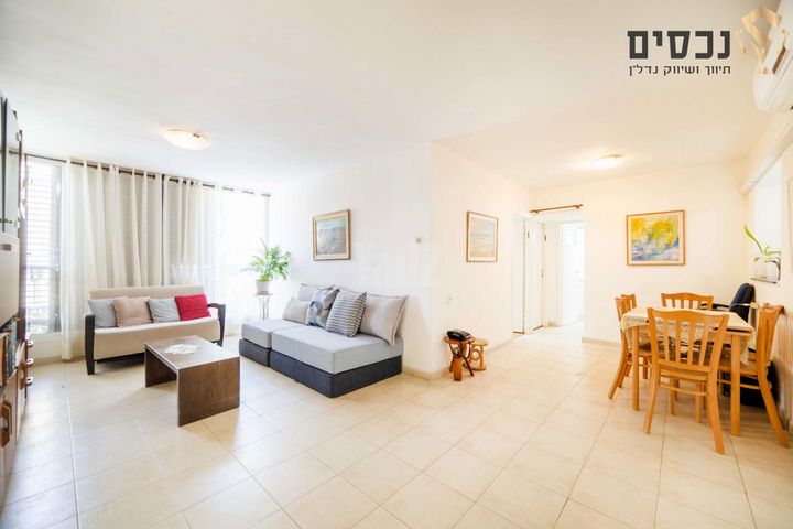 טרומפלדור 24
